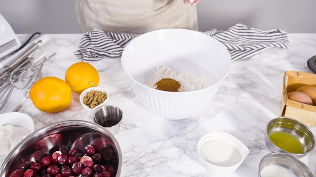 Składniki i przybory kuchenne